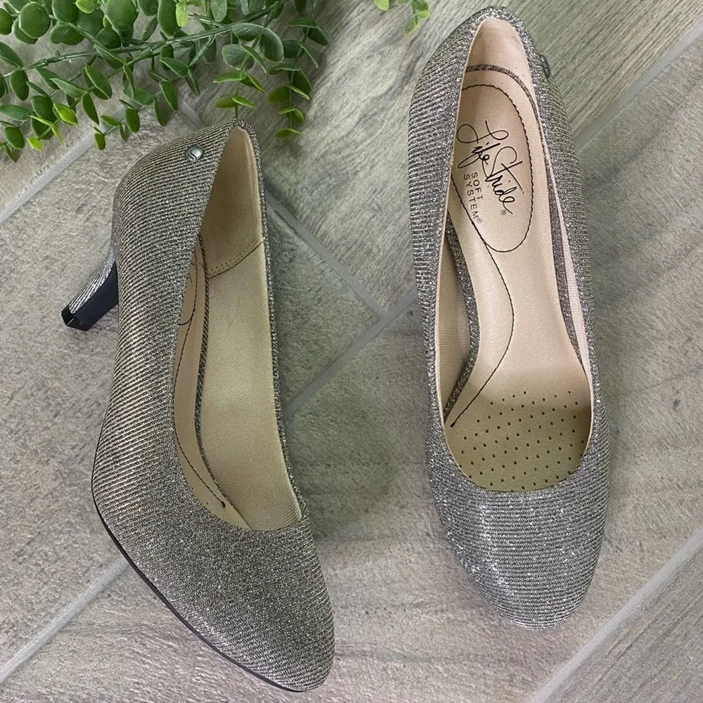 Life Stride Soft System Parigi sliver Heel Shoe 8 wide